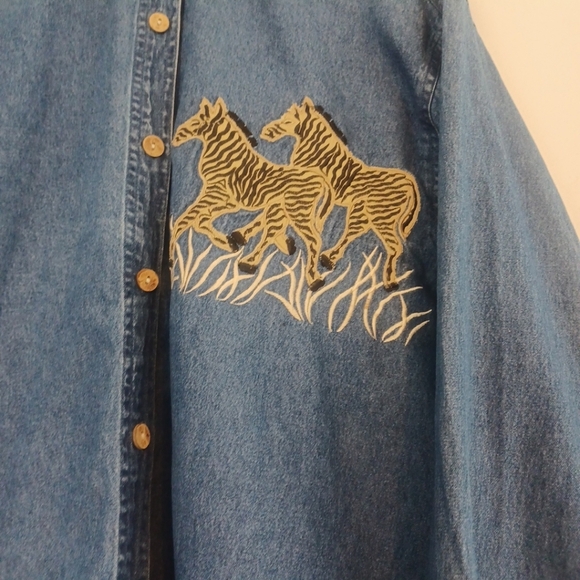 Dressbarn Shirt Womens 14-16 Denim Zebra Embroidery Button Long Sleeve - Picture 3 of 10